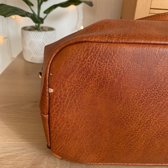 Florida Boutique Women’s Boho Tan Leather Hobo Bag With Gold Accent Buckle - Picture 6 of 6